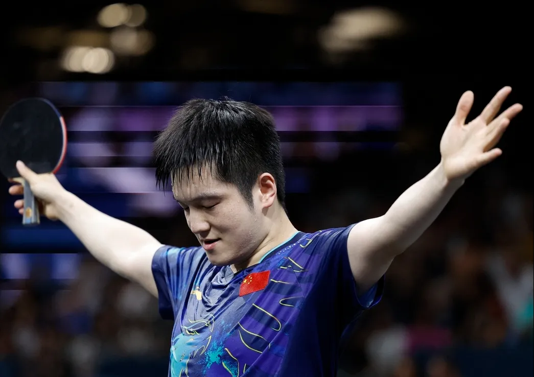 张开双臂迎接全场 - 图片 1